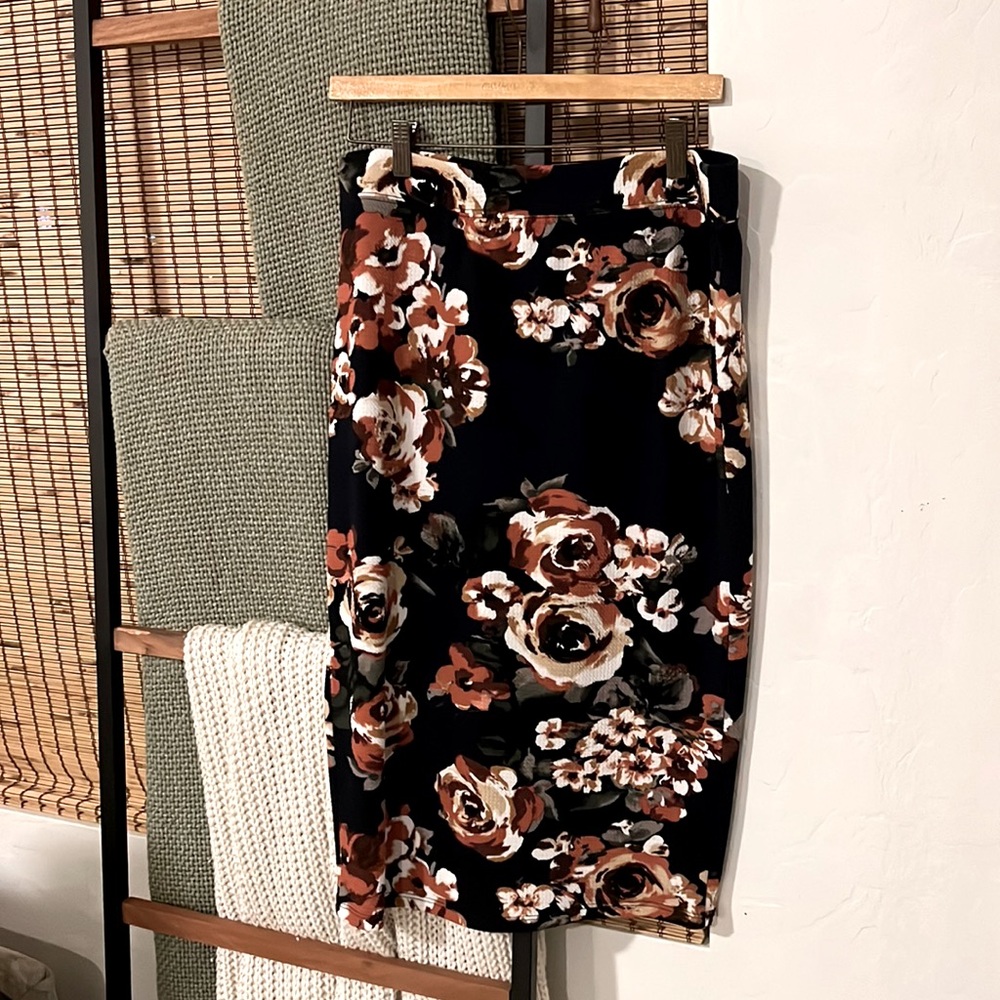 Iris Midi Pencil Skirt